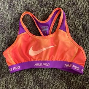 Nike girls sports bra size Medium